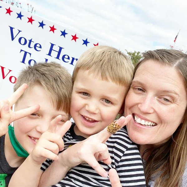 Quelle est la meilleure façon d'implémenter un système de vote électronique sécurisé?