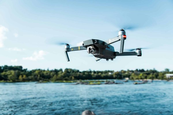 Comment la technologie de drones est-elle utilisée pour la cartographie des zones inondables?